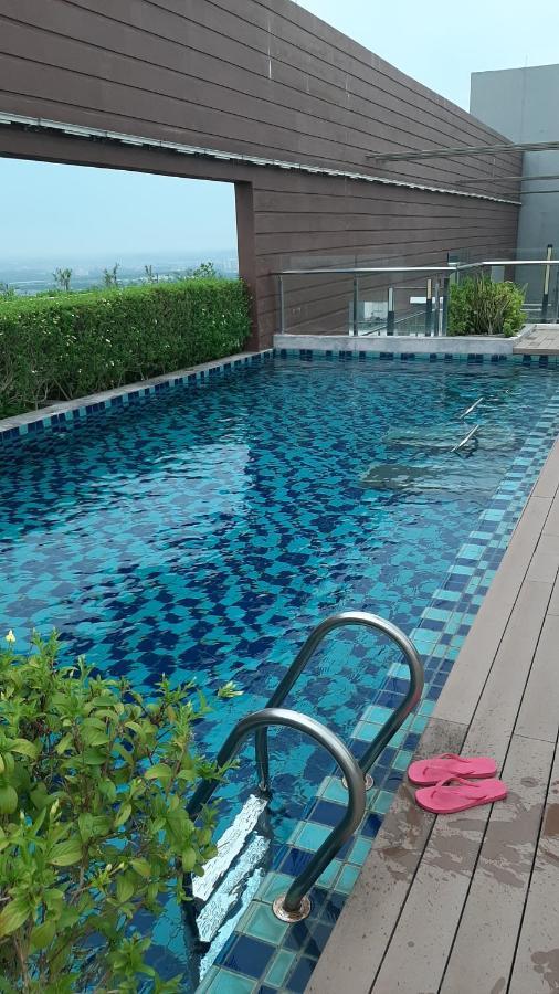 Woodsbury Suites Ikea House Butterworth Penang Exterior foto
